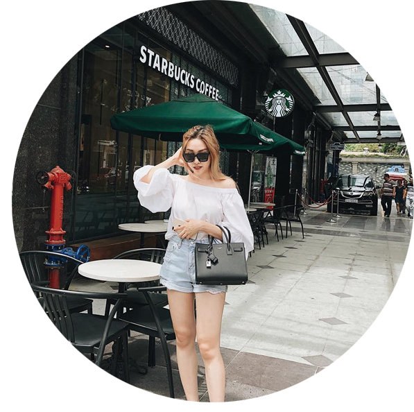 <p>Mình yêu thích những gam màu trung tính và muốn NaDu thiết kế theo phong cách hiện đại. Các KTS NaDu đã rất sáng tạo, bằng cách kết hợp tone màu nâu trầm ấm với màu ghi đá. Nhờ vậy, căn nhà luôn toát lên vẻ tiện nghi, hiện đại mà vẫn ấm cúng.</p>

<p style="text-align: center;"><img alt="" class="lazyload" data-src="http://nadudesign.com/uploads/images/Feedback%20kh%C3%A1ch%20h%C3%A0ng/7d435072ff7f05215c6e.jpg" style="width: 50%;" /></p>